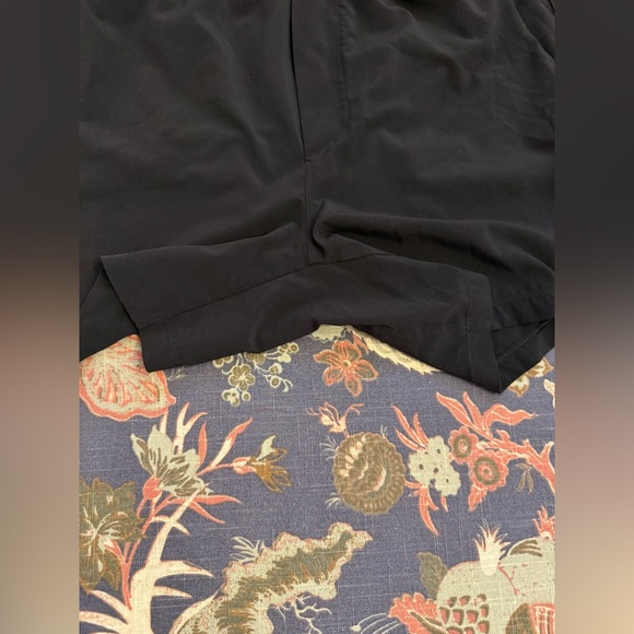 Like New! Lululemon Men’s Black Pace Breaker Linerless Shorts 5”-Sz Medium - Picture 6 of 8